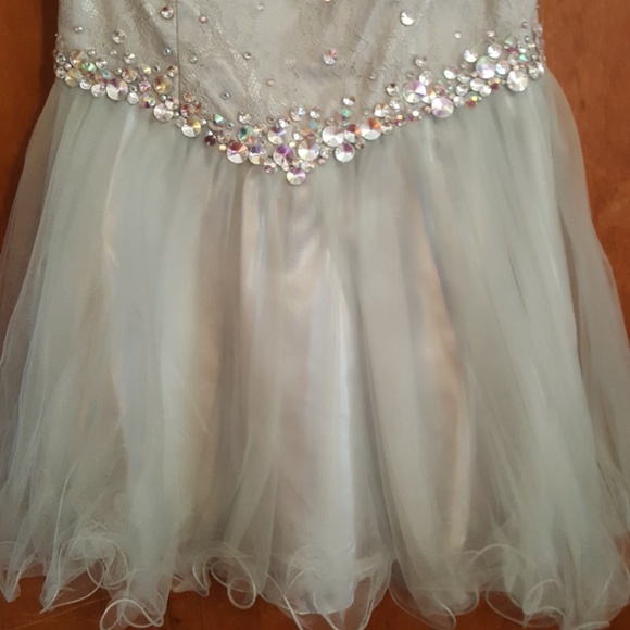 A Dress - Picture 3 of 4